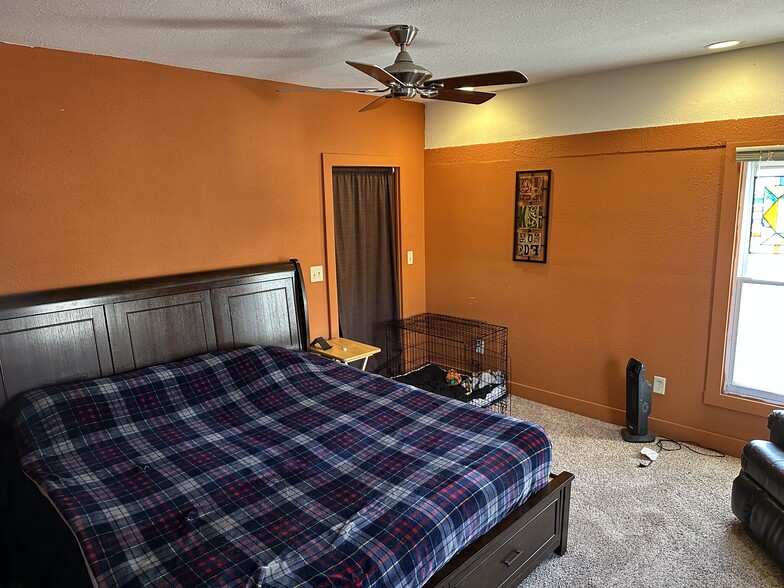 More Photos Of 207 N 5th St, Hannibal Restaurant For Sale