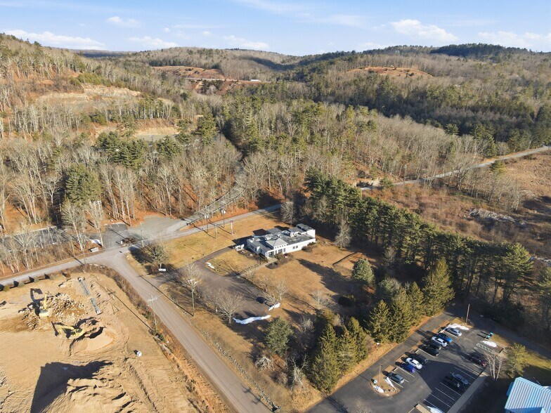 More Photos Of 113 Pocono Dr, Milford Office For Sale