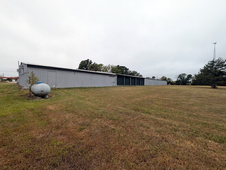 More Photos Of 22889 MO-64 Hwy, Hermitage Self Storage For Sale