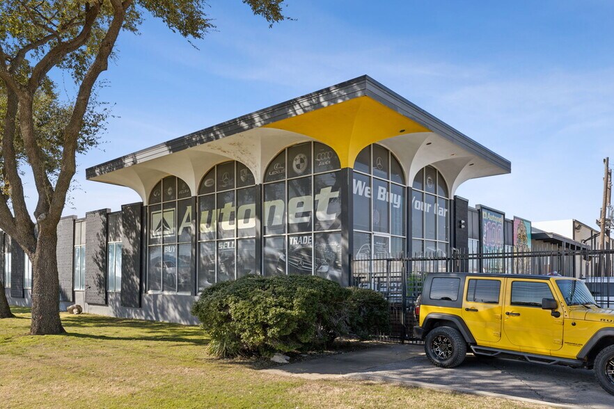 More Photos Of 1365 Regal Row, Dallas Distribution For Sale