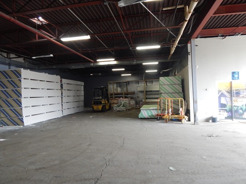 More Photos Of 209 Center St, Bridgeport Warehouse For Sale