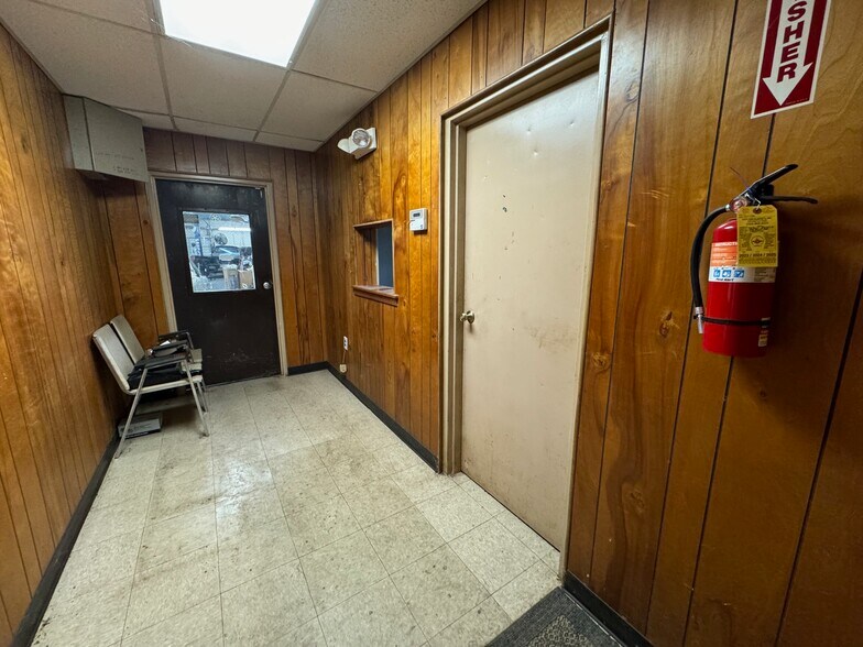 More Photos Of 994 Rhyne Rd, Clover Light Manufacturing For Sale