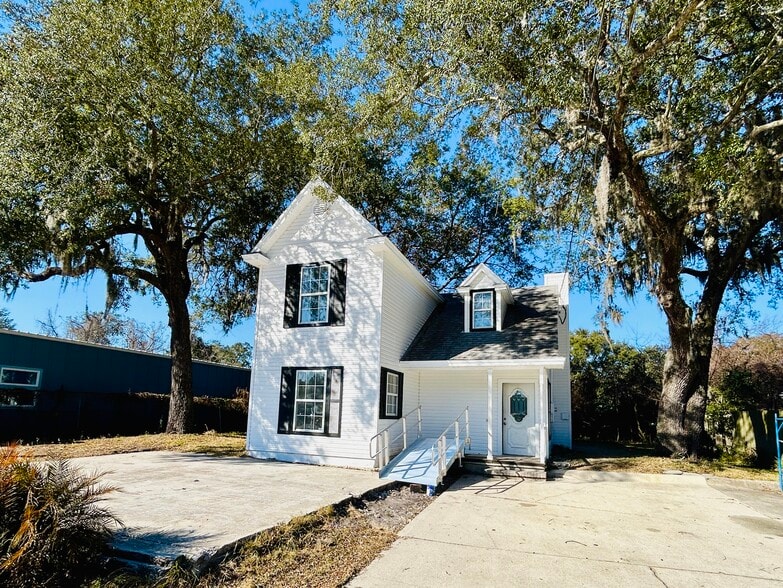 More Photos Of 1477 S 8th St, Fernandina Beach Office For Lease