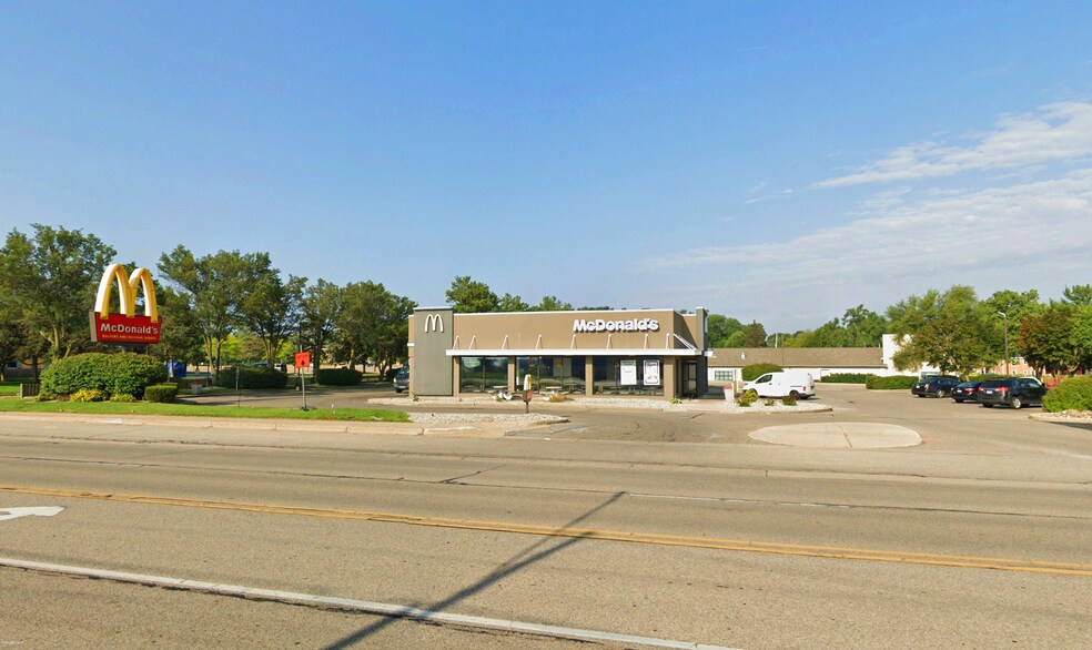 Primary Photo Of 5432 Portage Dr, Portage Fast Food For Lease