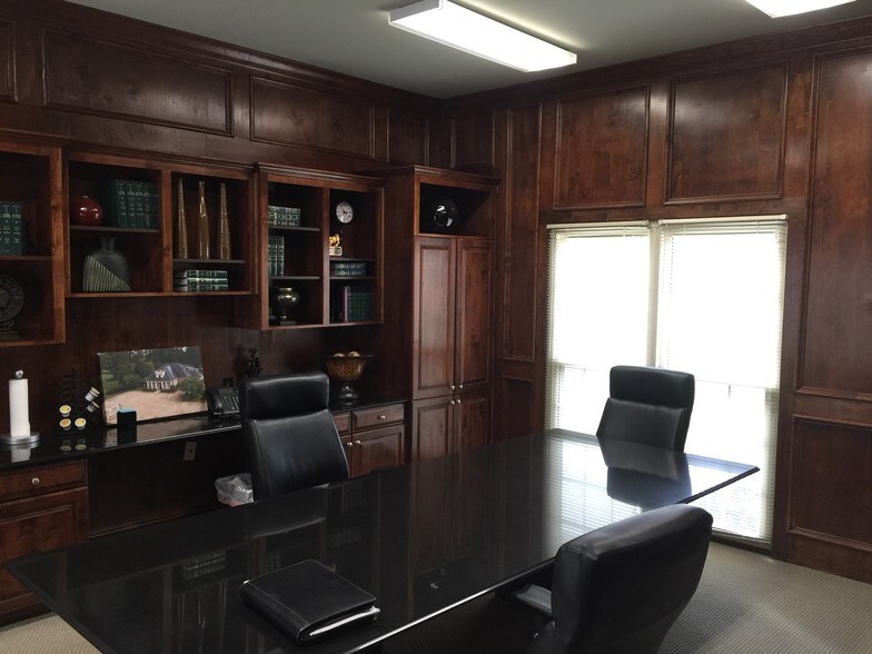 More Photos Of 9335 Ellerbe Rd, Shreveport General Retail For Lease