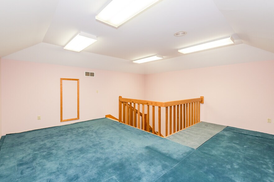 More Photos Of 1752 W High St, Piqua Medical For Sale