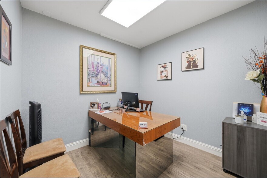 More Photos Of 1660 N Newcomb St, Porterville Coworking Space