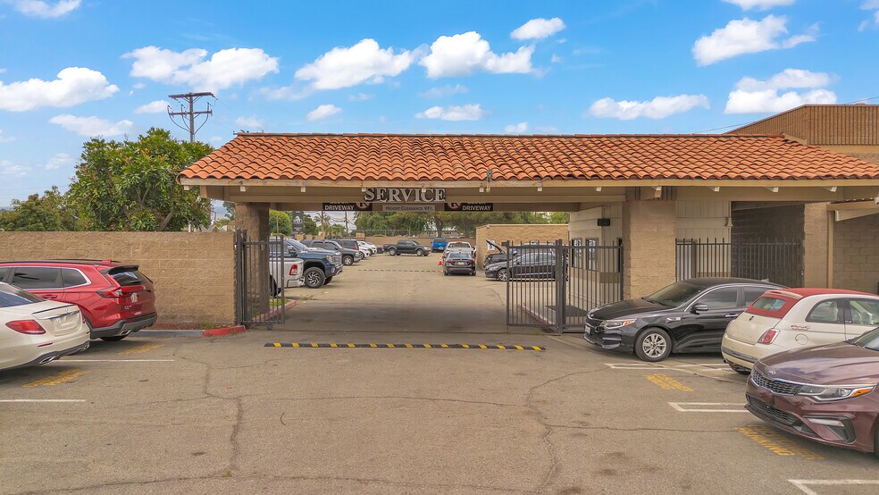 More Photos Of 10325 Central Ave, Montclair Auto Dealership For Lease