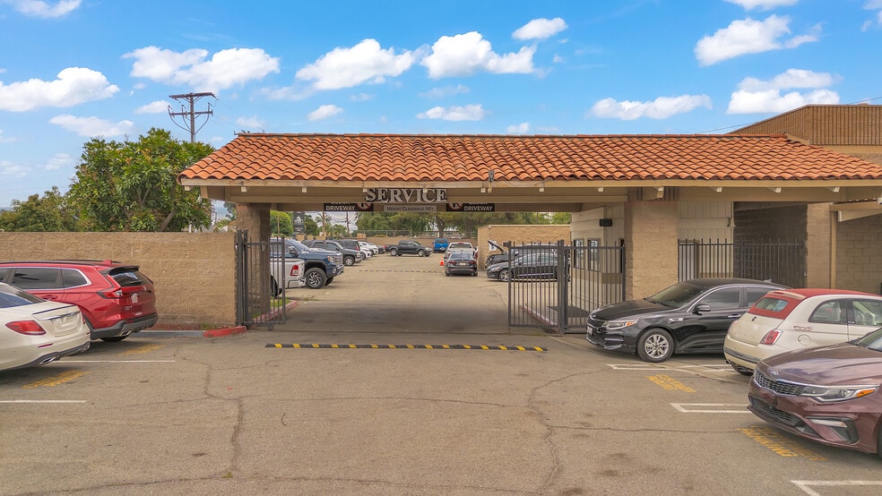 More Photos Of 10325 Central Ave, Montclair Auto Dealership For Lease