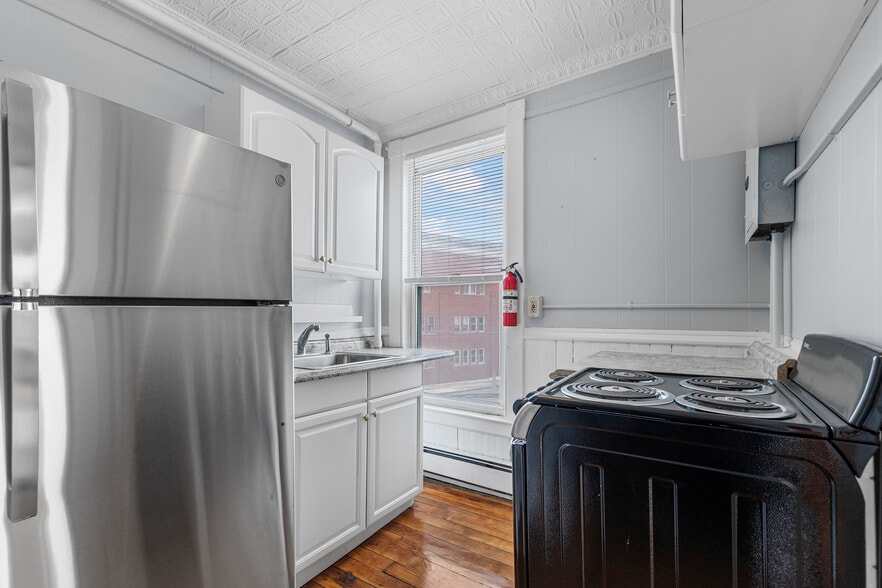 More Photos Of 4 Elm St, Lancaster Apartments For Sale