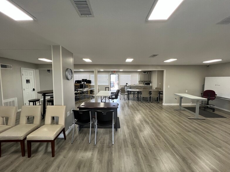 More Photos Of 811 E Rancier Ave, Killeen Auto Repair For Lease