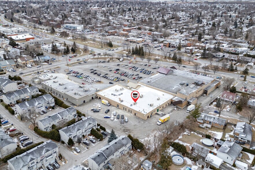 More Photos Of 3545 Boul Dagenais O, Laval Freestanding For Lease