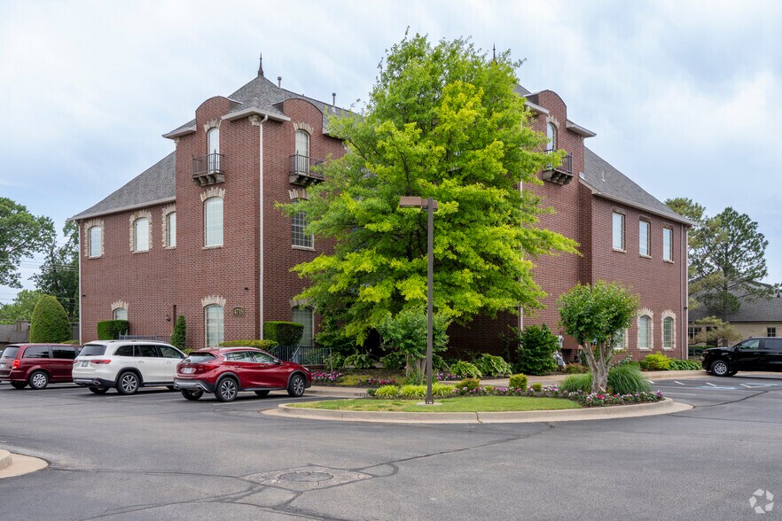 Primary Photo Of 4715 E 91st St, Tulsa Medical For Lease