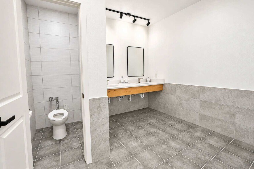 More Photos Of 17635 Kings Ct, Cypress Office Residential For Sale
