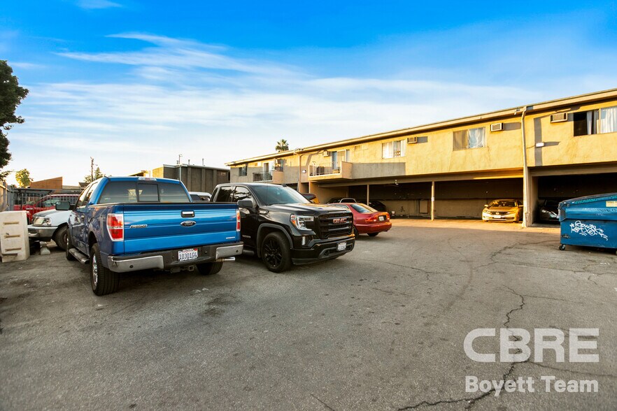 More Photos Of 15040 Parthenia St, North Hills Multifamily For Sale