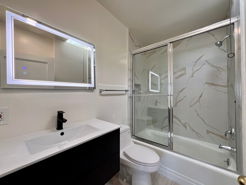 More Photos Of 3511 Market St, Glendale Office Residential For Lease