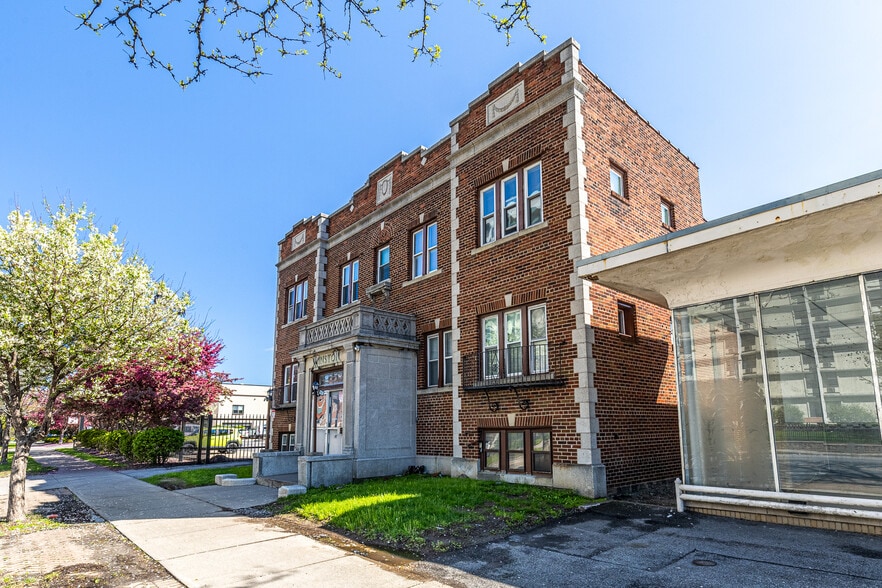 More Photos Of 312 Lake Ave, Rochester Apartments For Sale