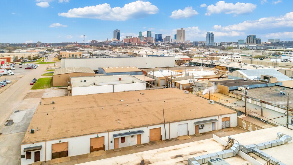 More Photos Of 2711-2725 Cullen St, Fort Worth Distribution For Lease