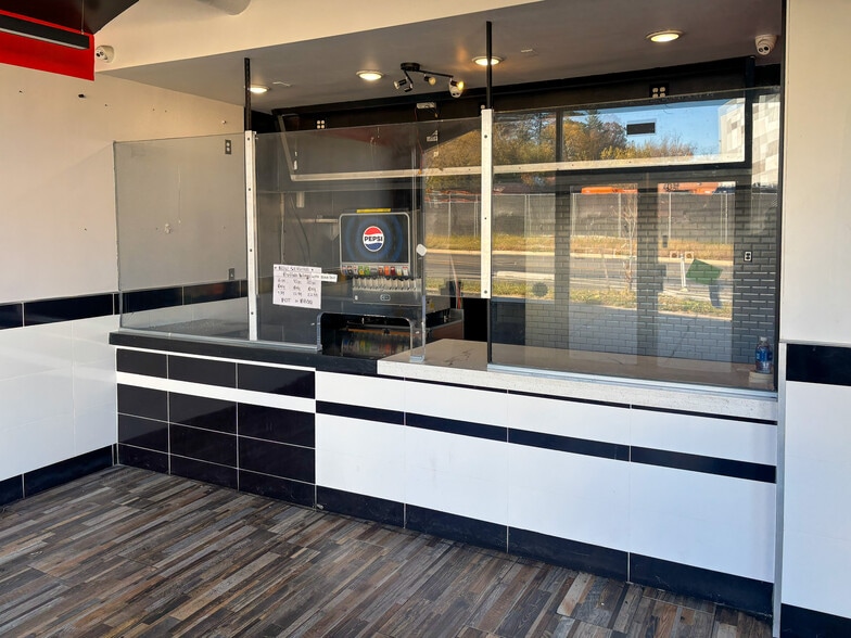 More Photos Of 1239 Mount Olivet Rd NE, Washington Freestanding For Lease