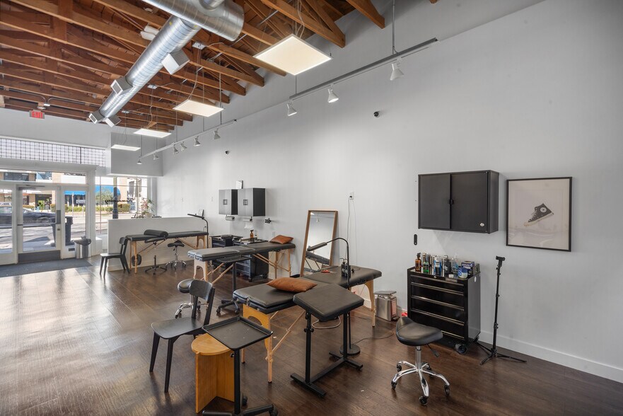 More Photos Of 2144-2146 Colorado Blvd, Los Angeles Restaurant For Sale