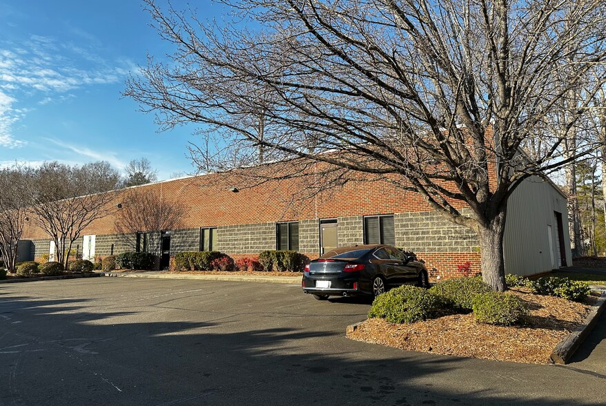 More Photos Of 600 Meadowlands Dr, Hillsborough Research And Development For Lease