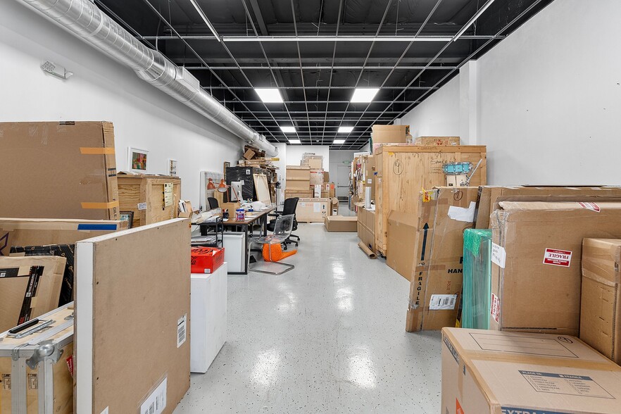 More Photos Of 1624-1626 NW 36th St, Miami Storefront Retail Office For Lease