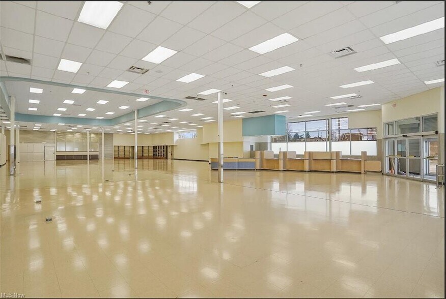 More Photos Of 475 E 185th St, Euclid Drugstore For Sale