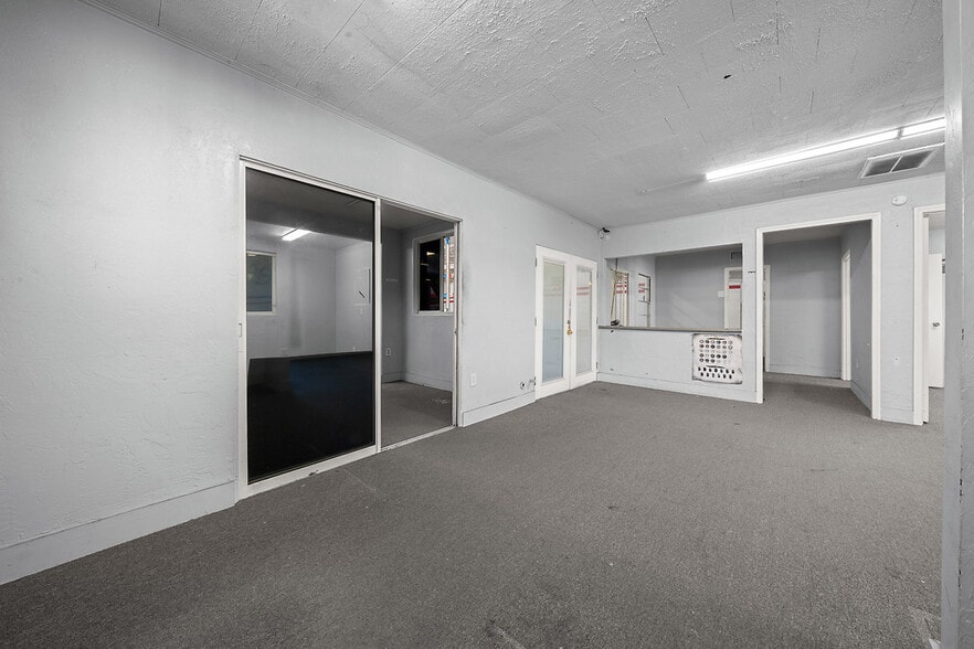 More Photos Of 4450 S Pine Ave, Ocala Warehouse For Sale
