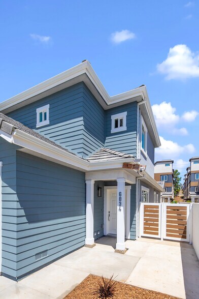 More Photos Of 6836 Whitman Ave, Van Nuys Multifamily For Sale