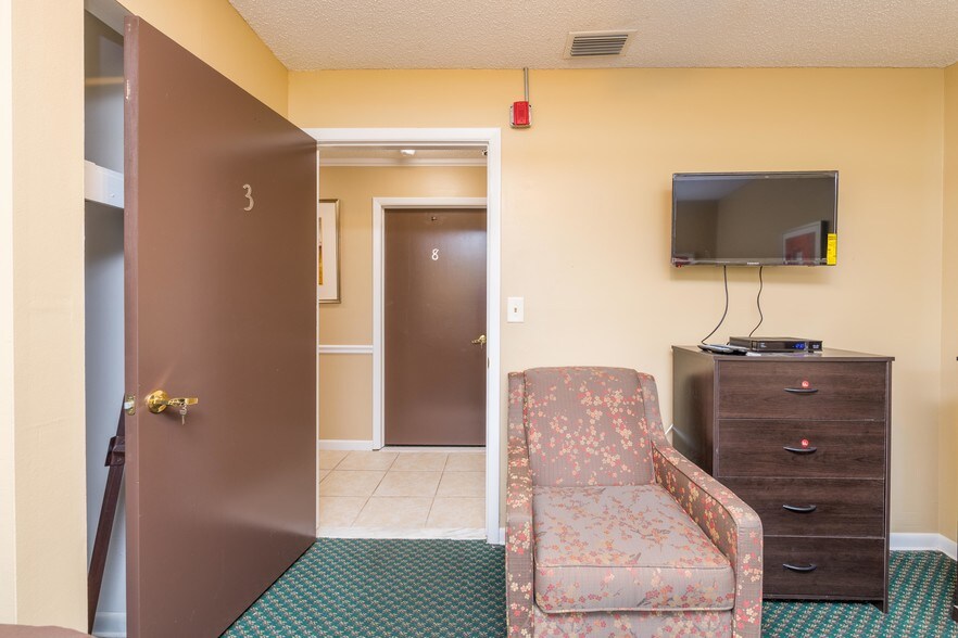 More Photos Of 15458 Snow Memorial Hwy, Brooksville Assisted Living For Sale