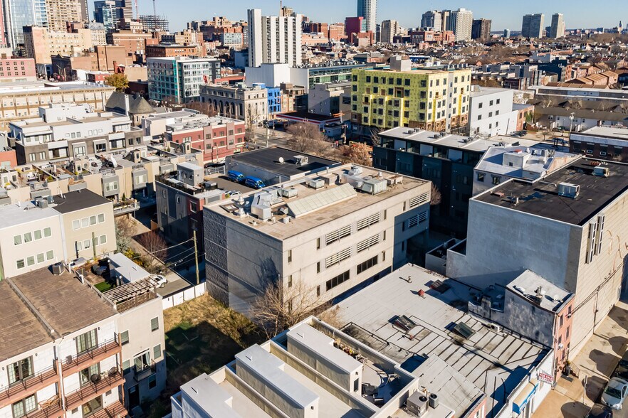 More Photos Of 728 S Broad St, Philadelphia Office For Sale