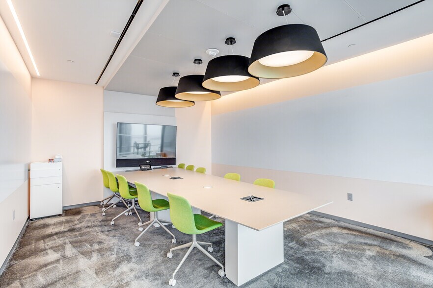 More Photos Of 4 World Trade Center, New York Office For Lease