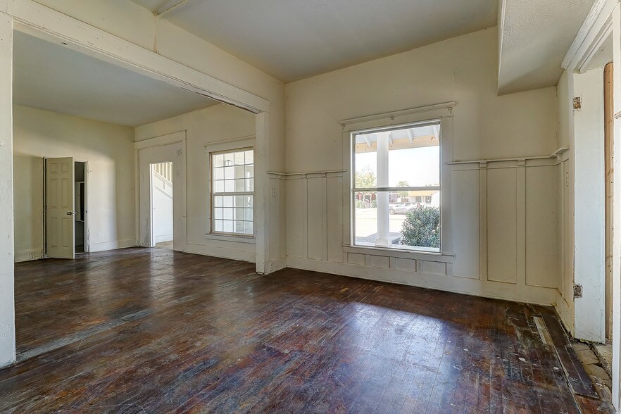 More Photos Of 2021 W Washington St, Phoenix Multifamily For Sale
