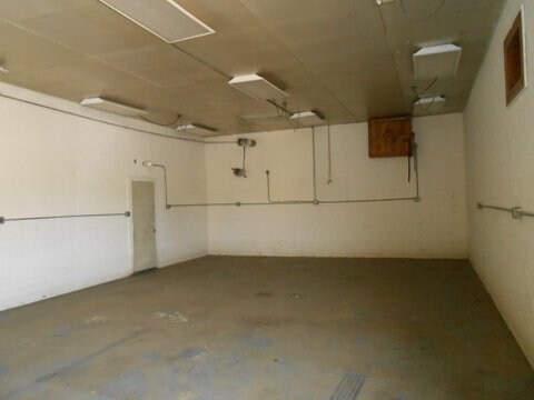 More Photos Of 5300 River Dr, Moline Warehouse For Lease