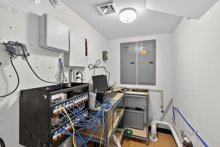 More Photos Of 6614 Ruppsville Rd, Allentown Office For Lease