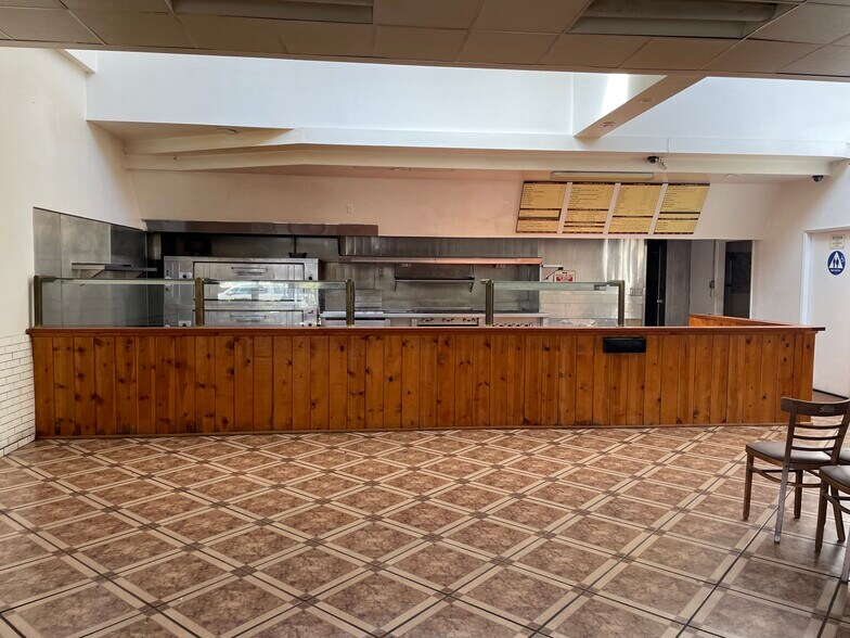 More Photos Of 11901 Olympic Blvd, Los Angeles Unknown For Lease