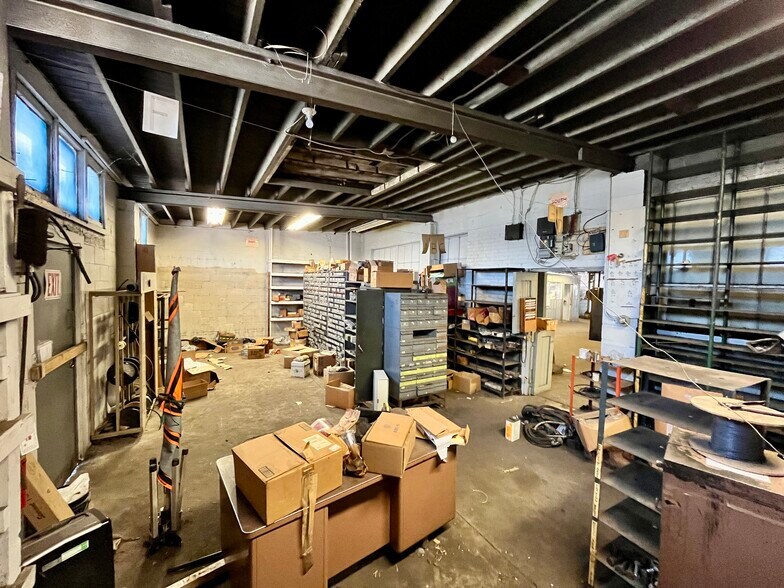More Photos Of 1702 Wheeling Ave, Glen Dale Manufacturing For Sale