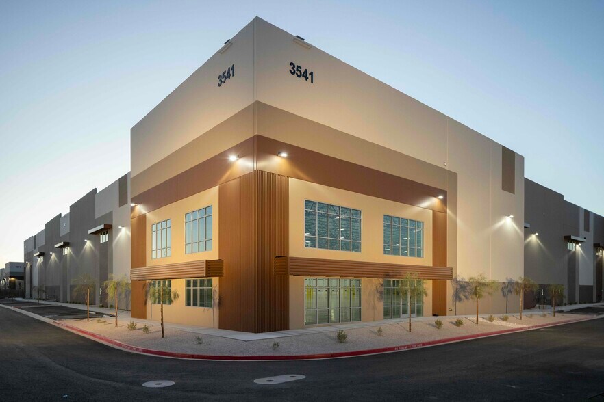 More Photos Of Volunteer & Paradise, Henderson Unknown For Lease