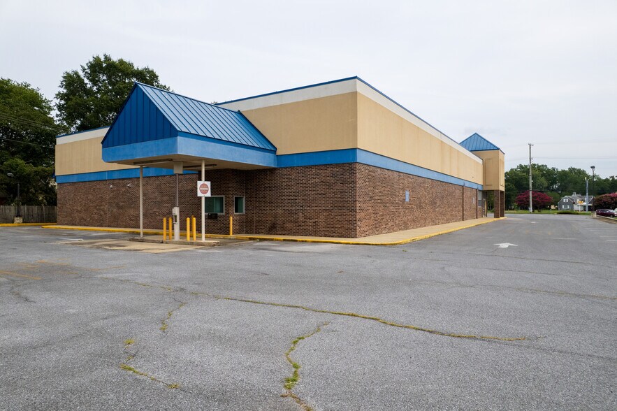 More Photos Of 701 Atlanta Rd, Seaford Freestanding For Lease