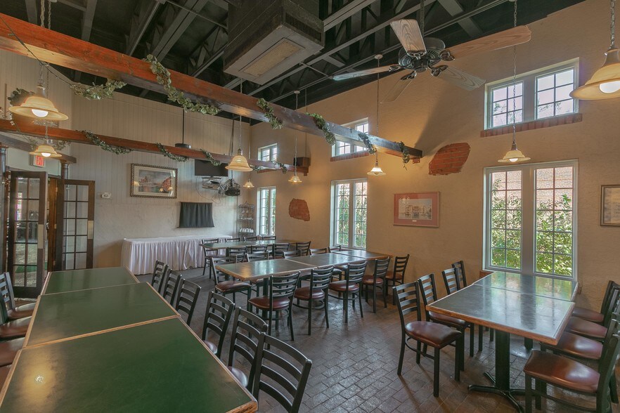 More Photos Of 203 Brooks St, Wake Forest Freestanding For Sale