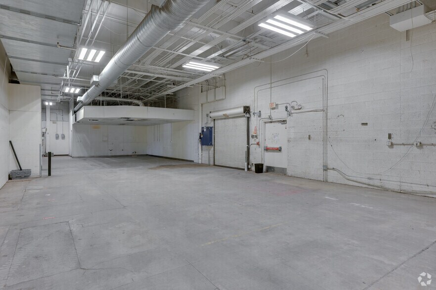 More Photos Of 5130 W Peoria Ave, Glendale General Retail For Sale