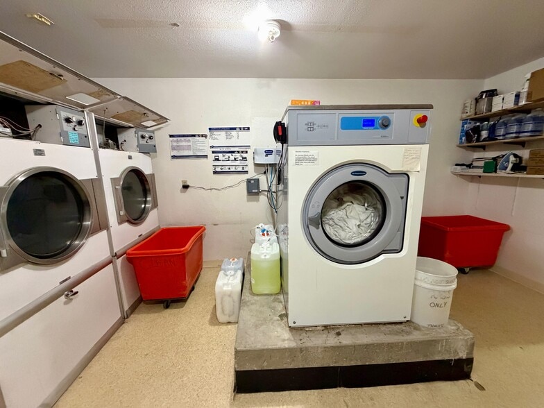 More Photos Of 1150 N Main St, Deer Lodge Hotel For Sale