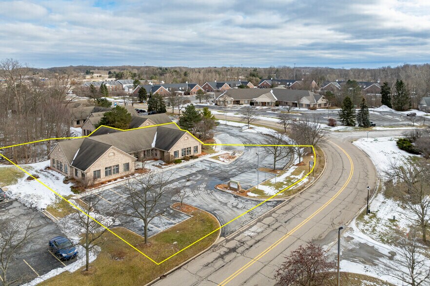 More Photos Of 2410 Woodlake Dr, Okemos Unknown For Lease