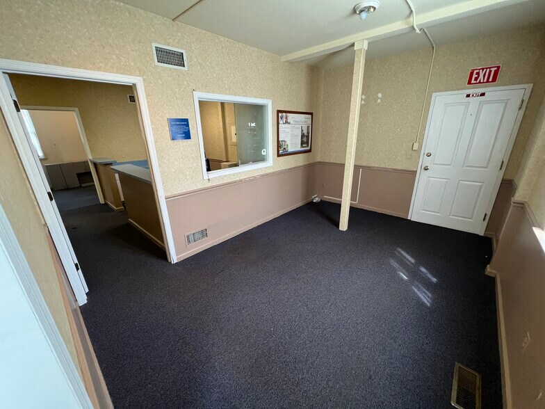 More Photos Of 199 Broad St, Bloomfield Medical For Lease