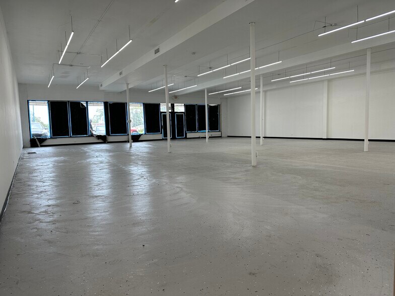 More Photos Of 7532-7550 N Milwaukee Ave, Chicago General Retail For Lease