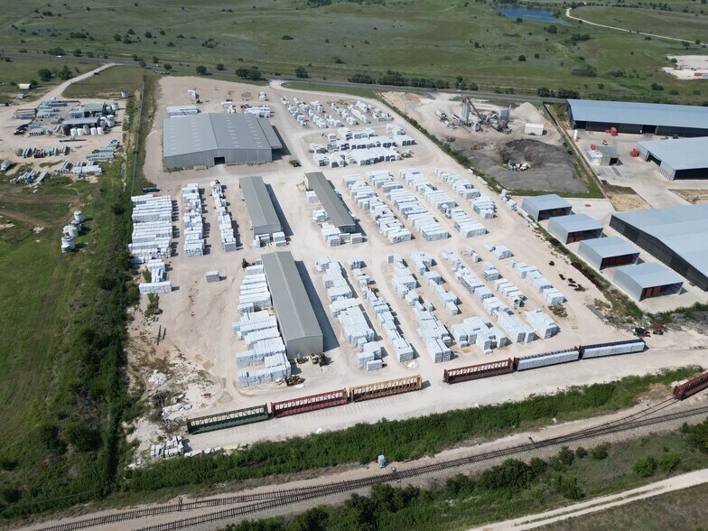 Primary Photo Of 2400 N Cresson Hwy, Cresson Distribution For Lease