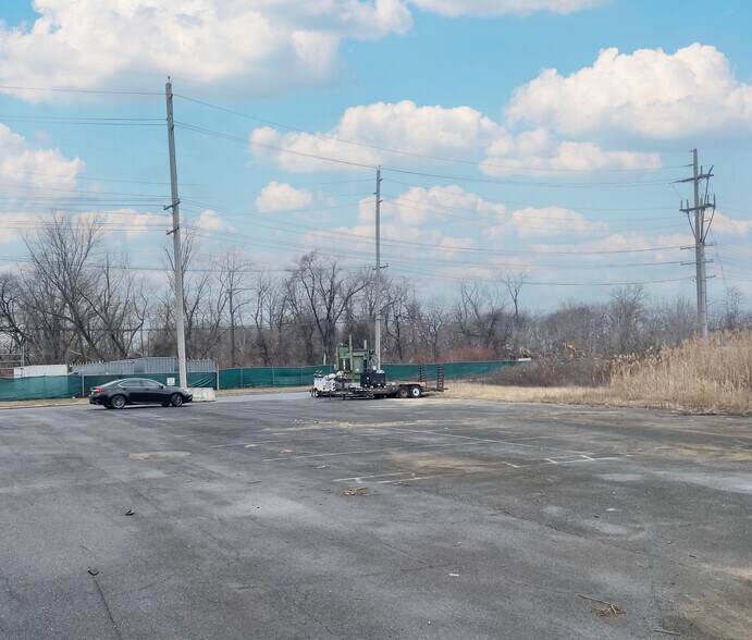 More Photos Of 460-464 N Randolph Ave, Cinnaminson Warehouse For Lease