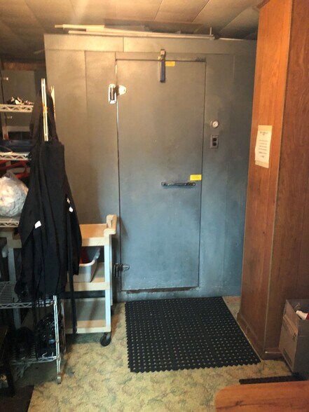 More Photos Of 499 Hill St, Green Lake Restaurant For Sale