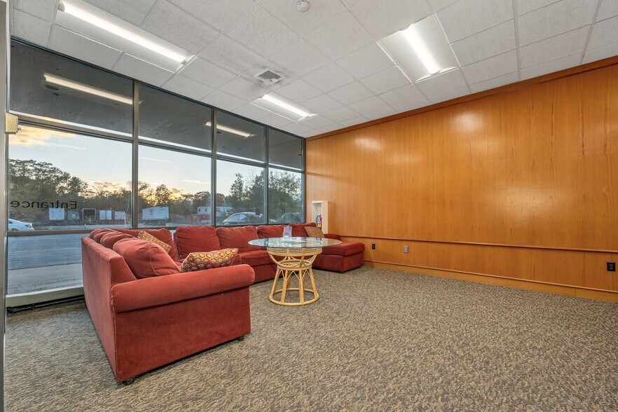 More Photos Of 231a Sutton Street, North Andover Office For Sale