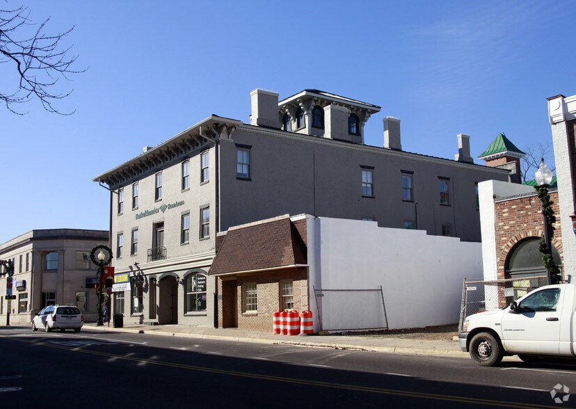 More Photos Of 102 N Main St, Culpeper Storefront Retail Office For Lease
